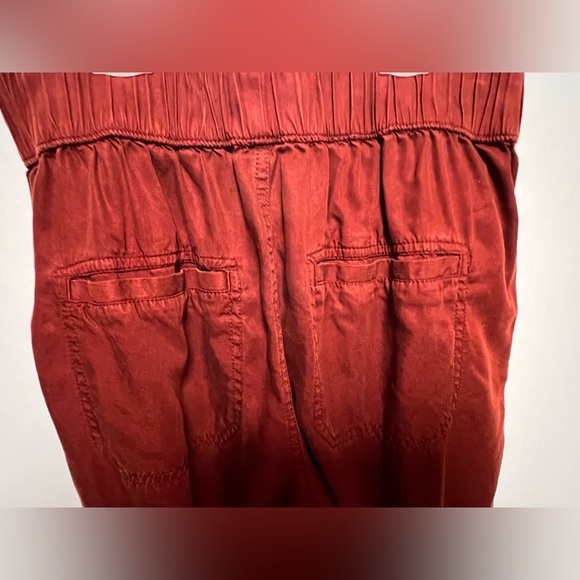 “SO” HIGH RISE UTILITY JOGGERS. SIZE M. RUST COLOR - Picture 2 of 8